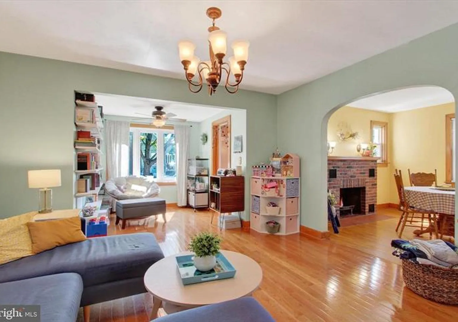 Single Family Home with Garage — Photo 4