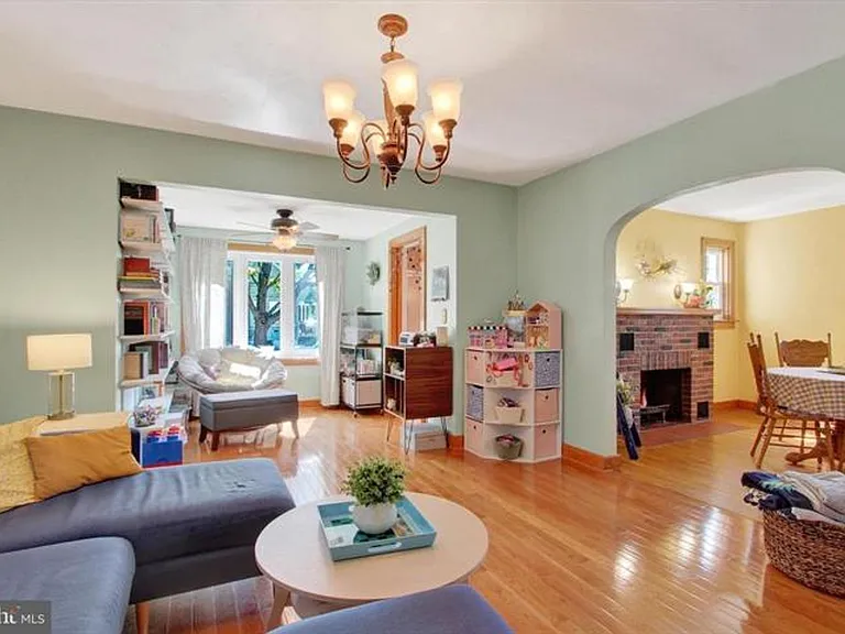 105 Allegheny Ave — Photo 4