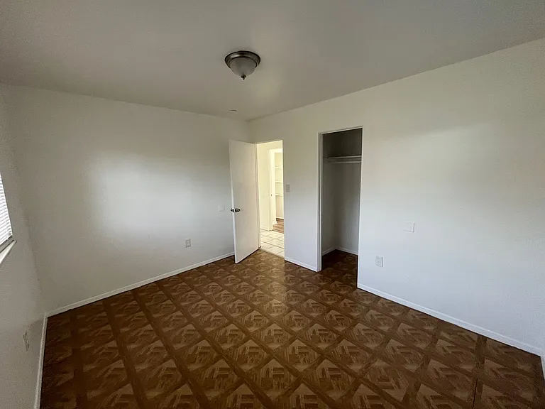 2821 Pershing Ave — Photo 16