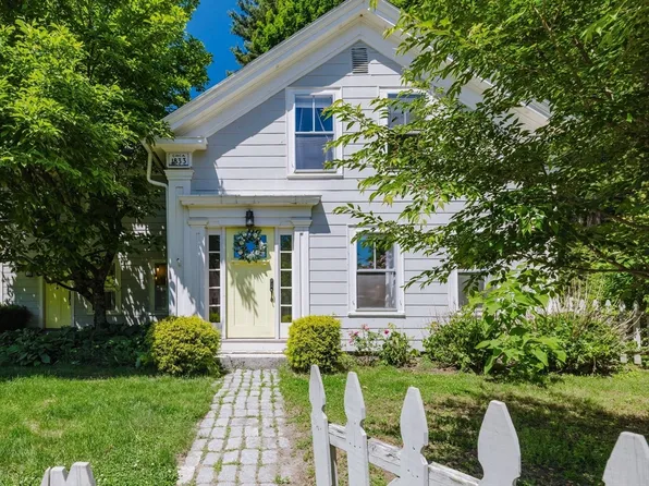 423 South St, Holliston, MA 01746