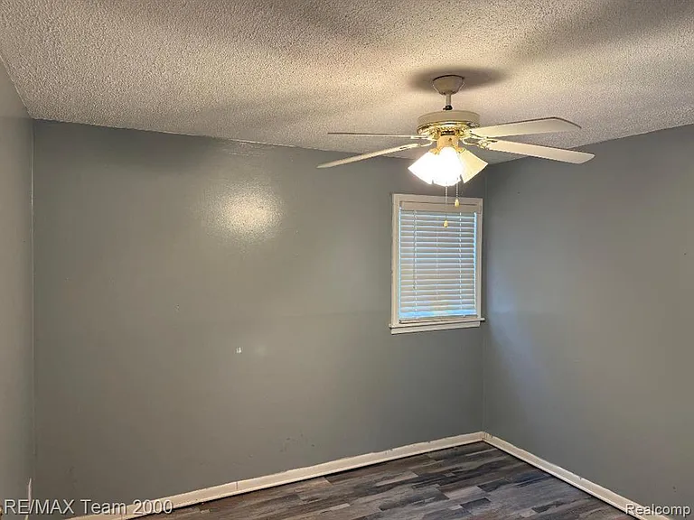 25086 Annapolis St — Photo 8