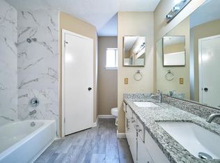 10235 Gulfstream Ln, Sugar Land, TX 77498