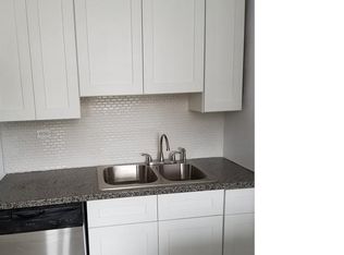 702 E 90th St APT 3, Chicago, IL 60619