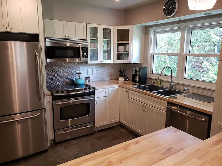 810 Elmwood Dr — Photo 10