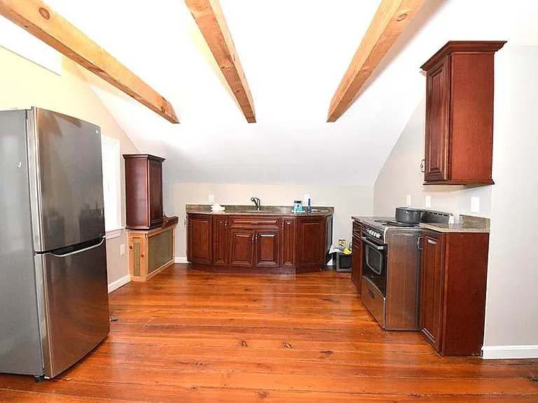 120 Main St #3 — Photo 5
