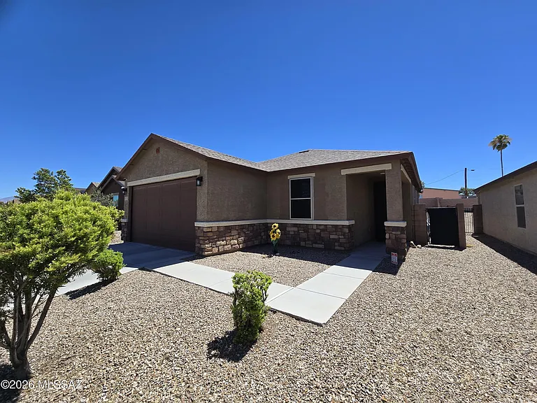 6151 S Antrim Loop — Photo 1