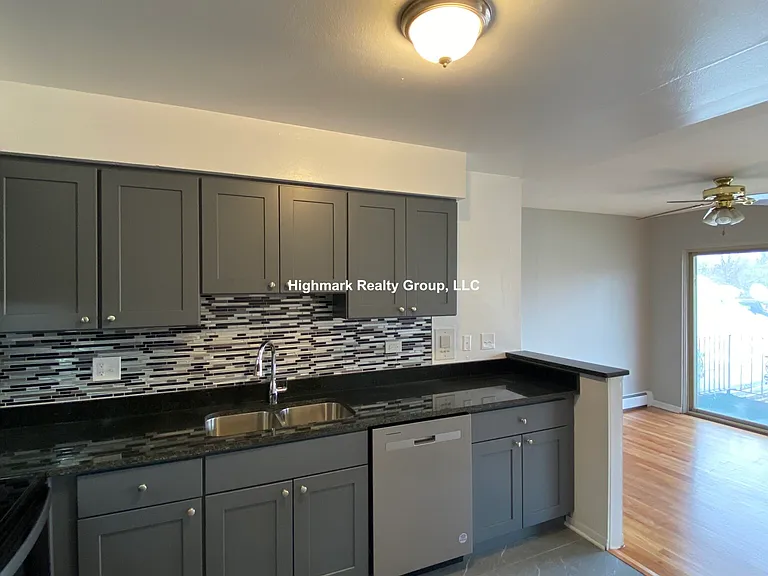 1653 Oakwood Ave #2FS — Photo 2