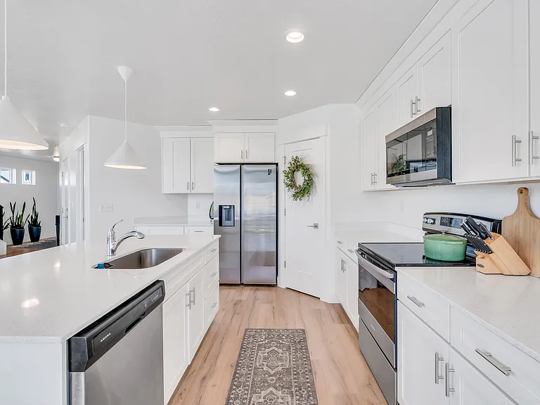 1557 W Stone Gate Dr — Photo 7