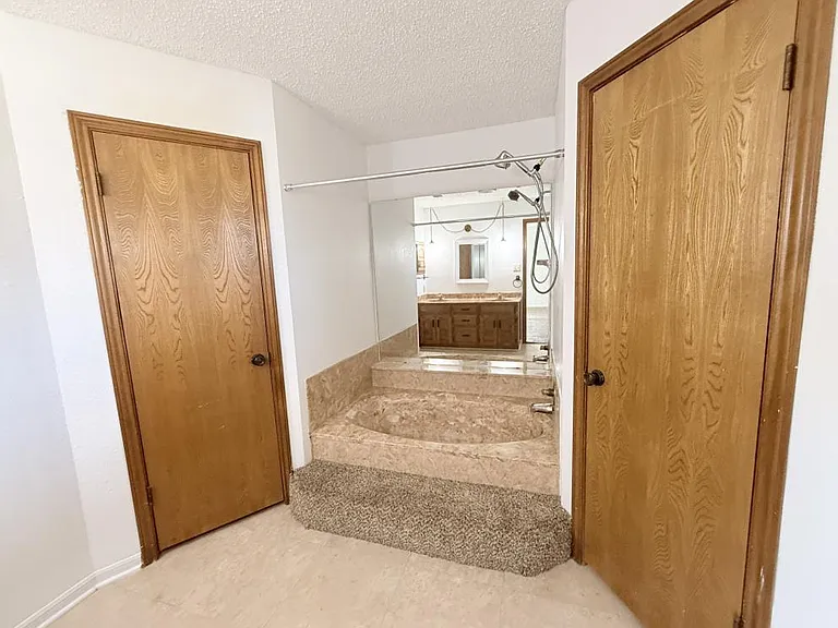 2315 E Highway 190 — Photo 27