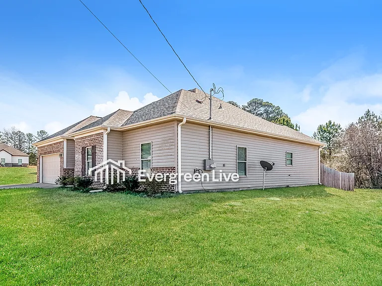 95 Wolf Ln — Photo 16