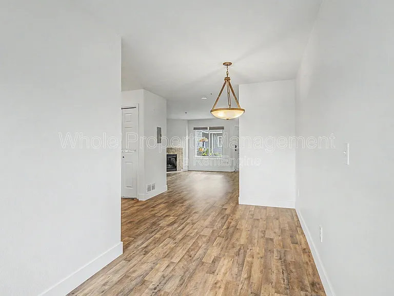 1330 S Monaco Street Pkwy #6 — Photo 9