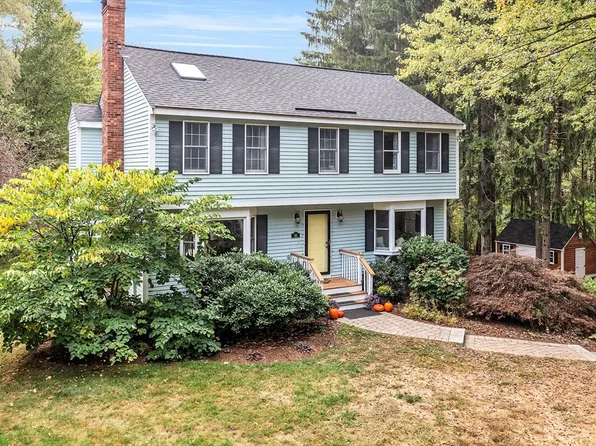 10 Robbins St, Acton, MA 01720