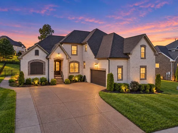 285 Crooked Creek Ln, Hendersonville, TN 37075