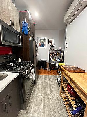 4th image of 272 Kosciuszko St #305