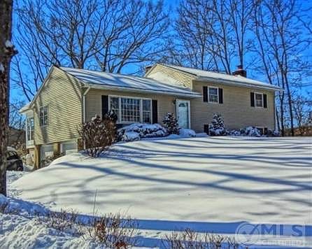 1st image of 6 Lauretta Dr