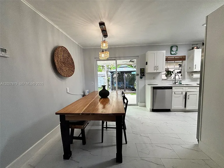 3240 SW 66th Ter — Photo 5