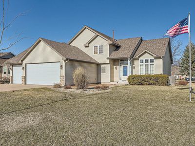 6683 Clearwater Creek Dr, Lino Lakes, MN, 55038
