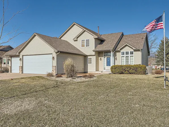 6683 Clearwater Creek Dr, Lino Lakes, MN 55038