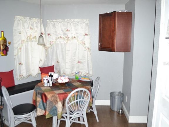 5th image of 212 N Lake Ct