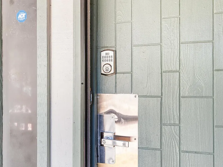 4187 Abbey Ct — Photo 22