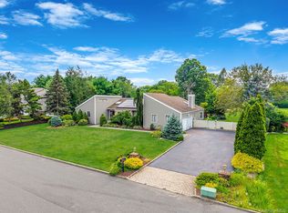 14 Jesse Way, Mount Sinai, NY