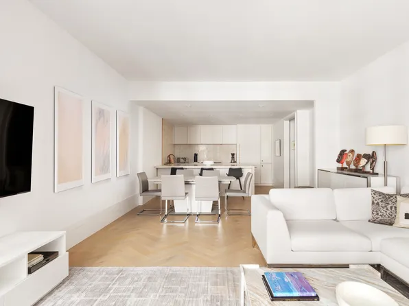 310 East 86th Street image 2 of 24