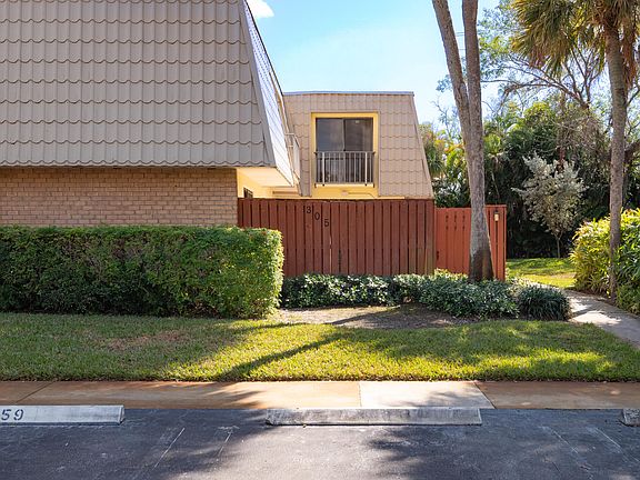 4th image of 1700 Embassy Drive #305