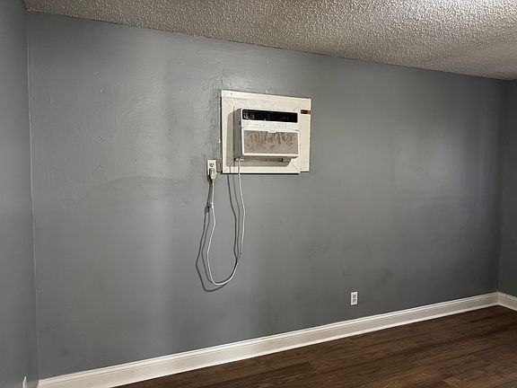 3rd image of 5526 Stonewall St #D