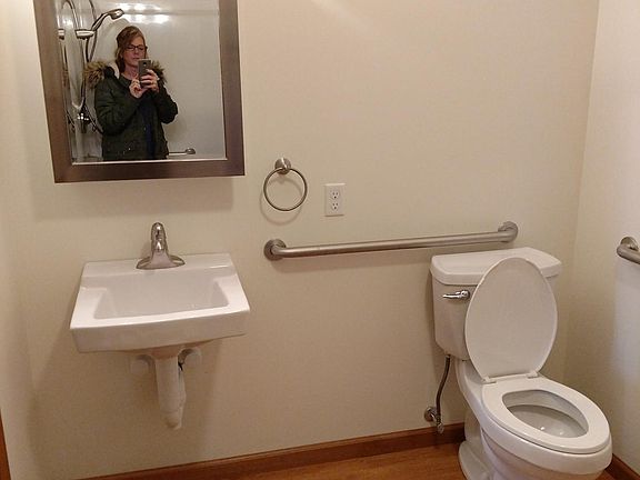Handicap friendly bathroom