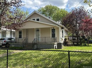 2184 E Schumacher St, Burton, MI 48529