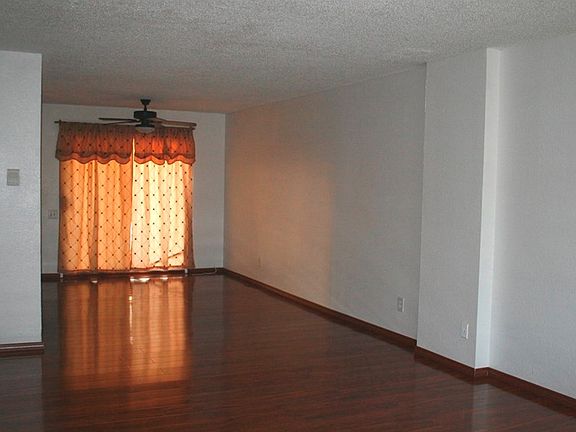 5th image of 3117 Adelia Ave APT 28