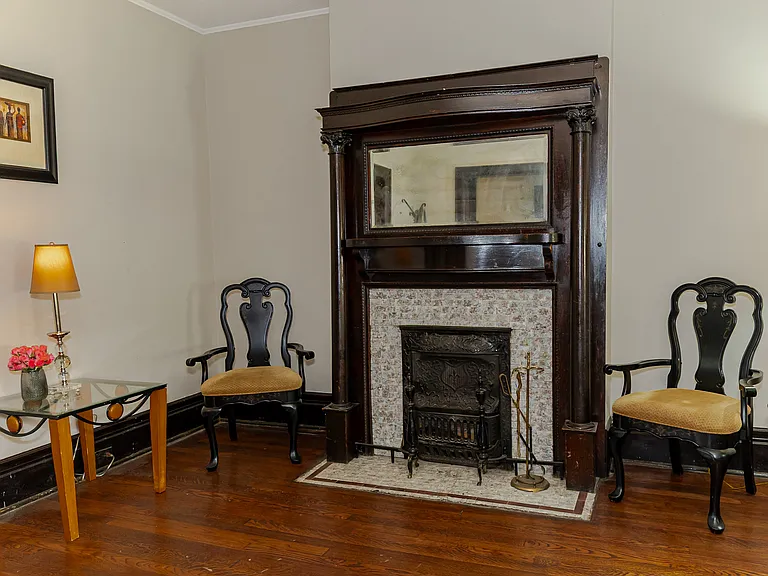 262 W Grand Blvd — Photo 28