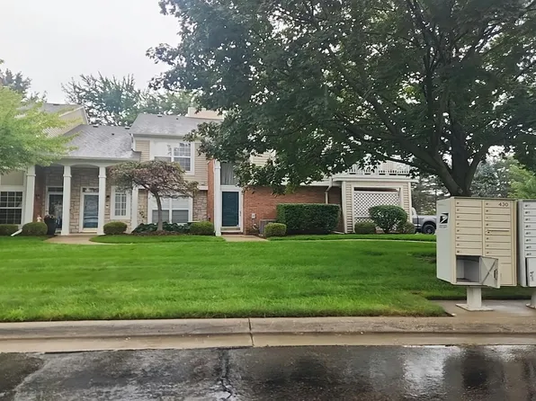 4168 Berkshire Dr #97, Sterling Heights, MI 48314