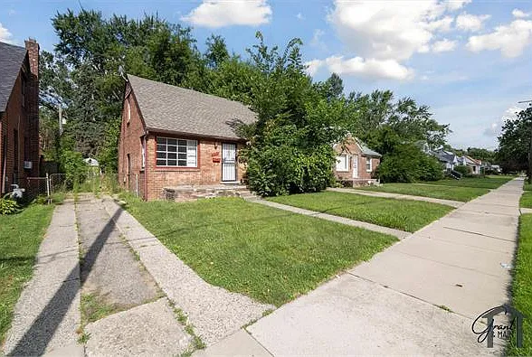 19401 Grandview St — Photo 3
