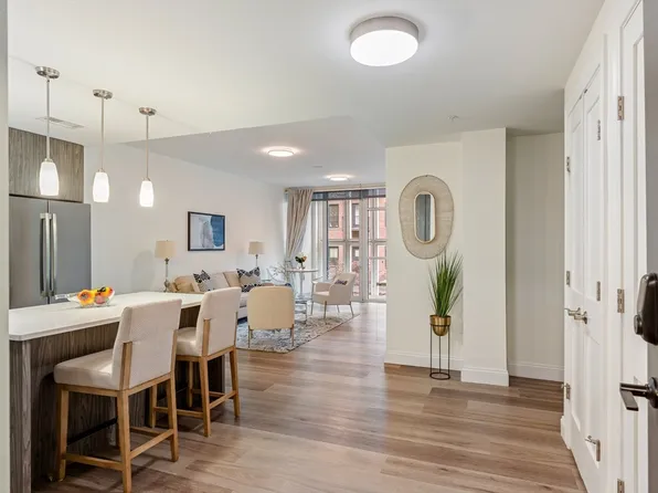771 Harrison Ave #304, Boston, MA 02118