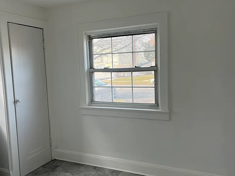2419 Yorktown St — Photo 13