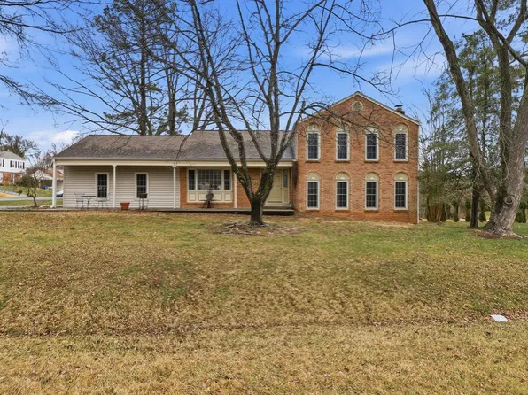 15501 Peach Leaf Ln, Gaithersburg, MD 20878