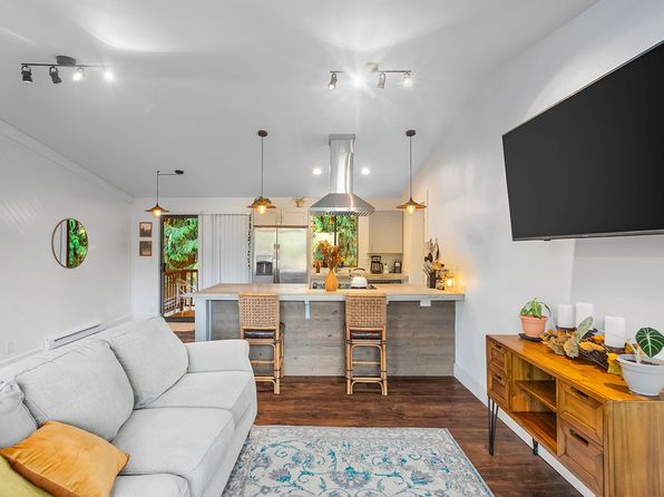 1883 NW Mulholland Blvd