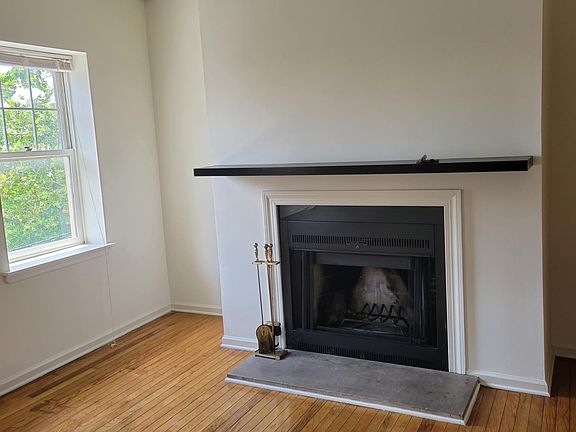 2nd image of 1017 Bainbridge St APT 3A