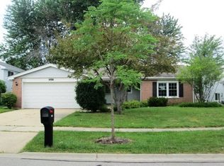 958 Greenridge Rd, Buffalo Grove, IL 60089