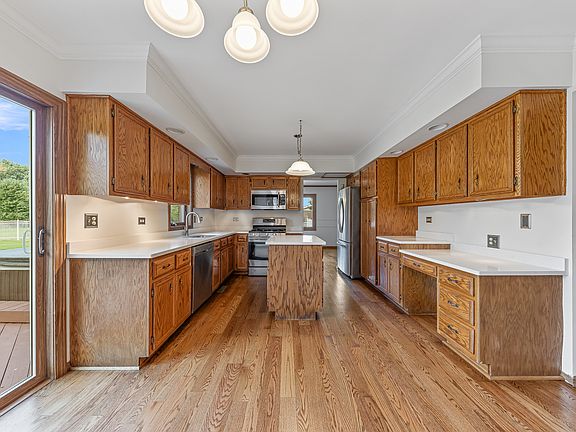 5th image of 1761 Pheasant Ln