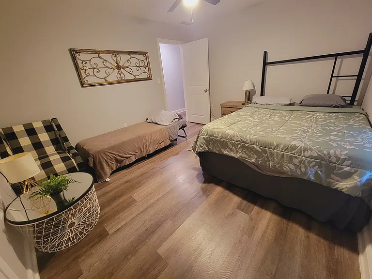 1313 Bridges St — Photo 7