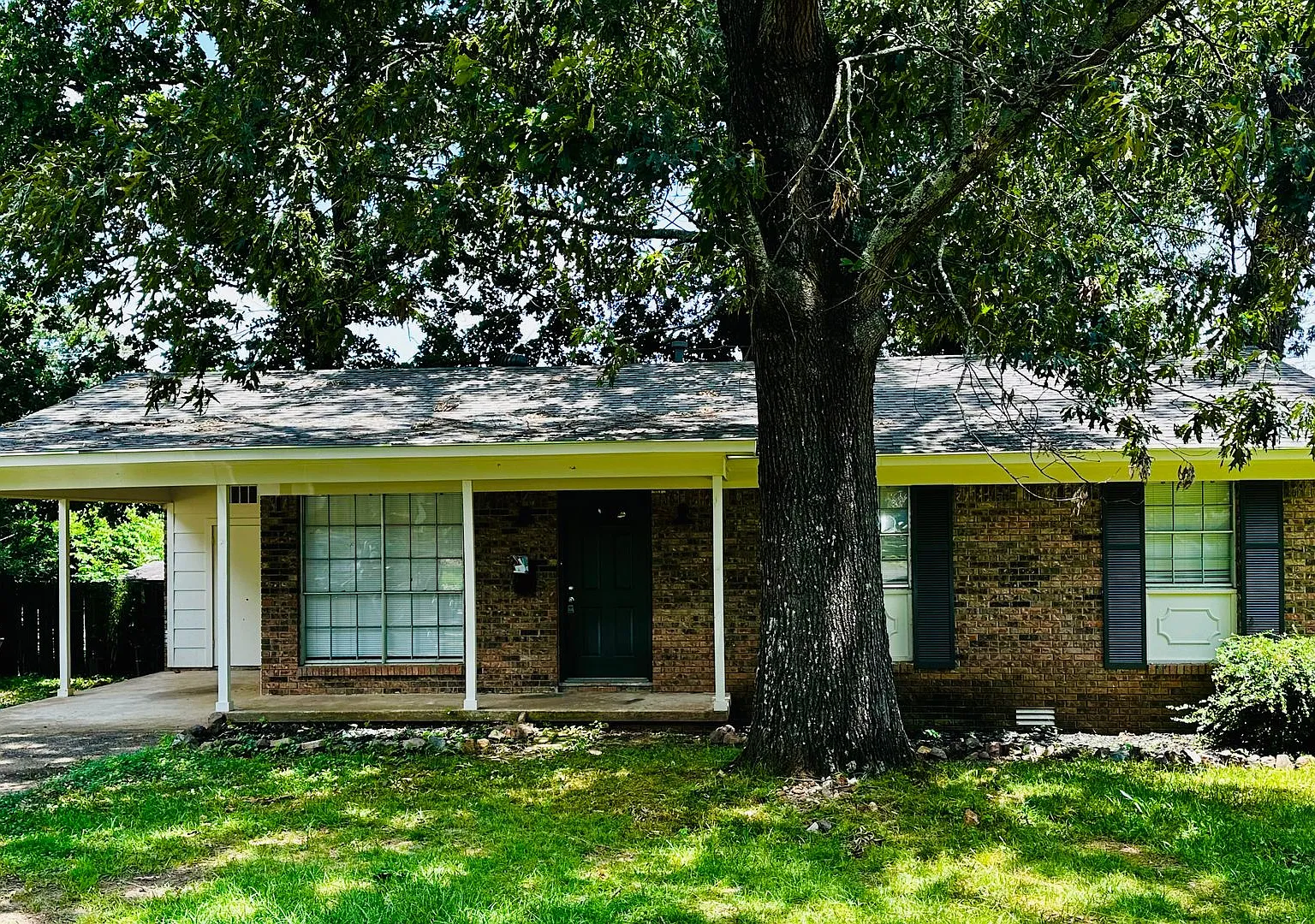 A Great Home in the Heart of Little Rock — Photo 1