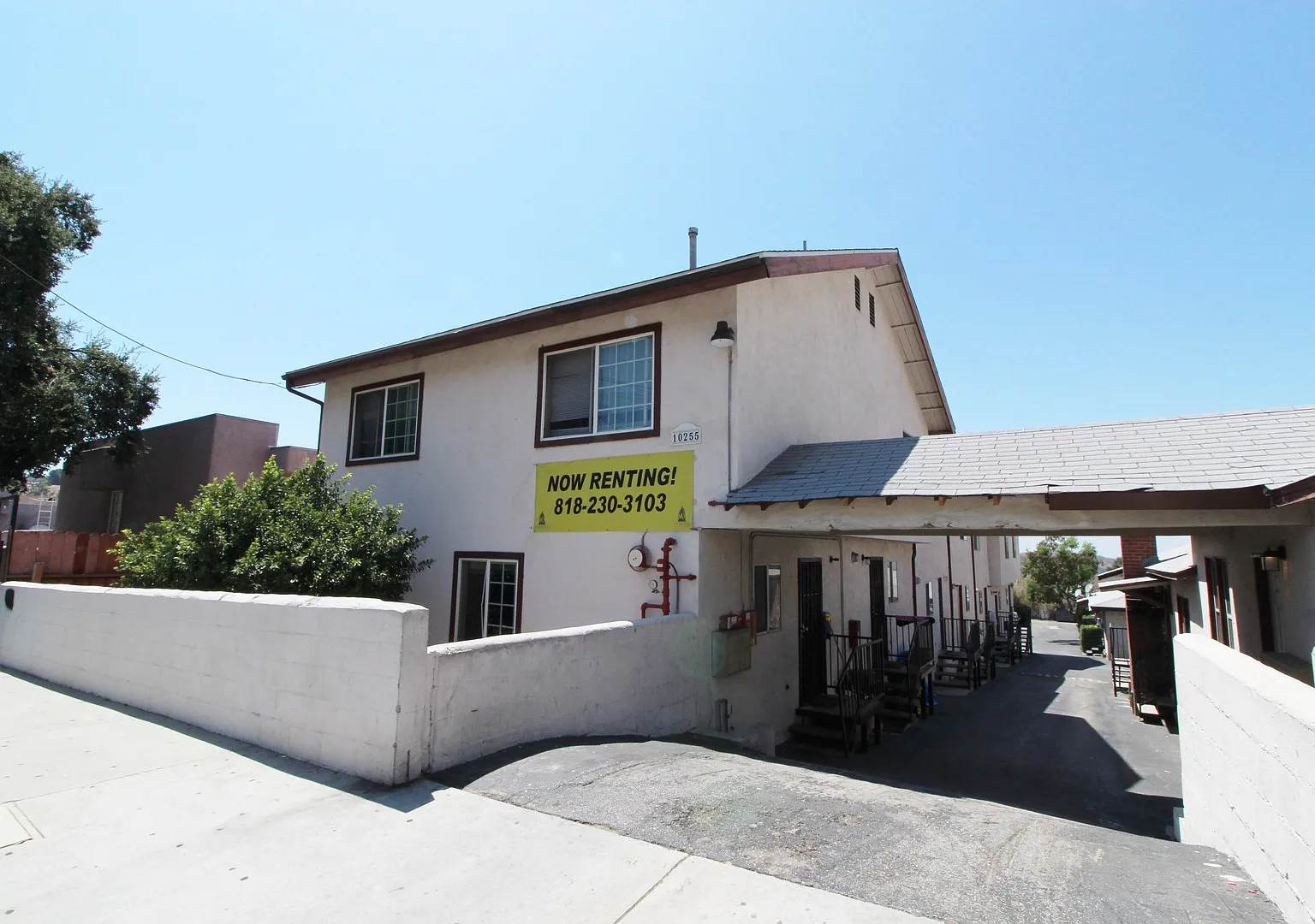 Tujunga — Photo 1