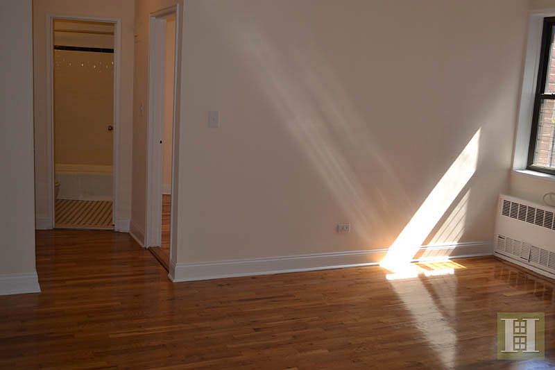 2nd image of 190 E 206th St APT 4A