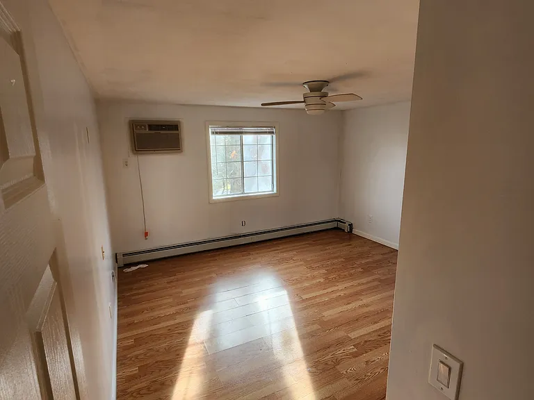 22 Oak St #5B — Photo 6
