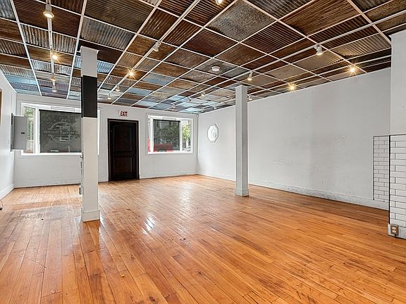 5th image of 226 Merrimac St