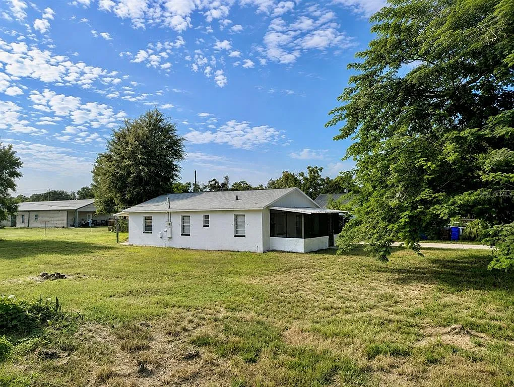 2 bed, 1.0 bath, 962 sqft, $1,500 — Photo 3