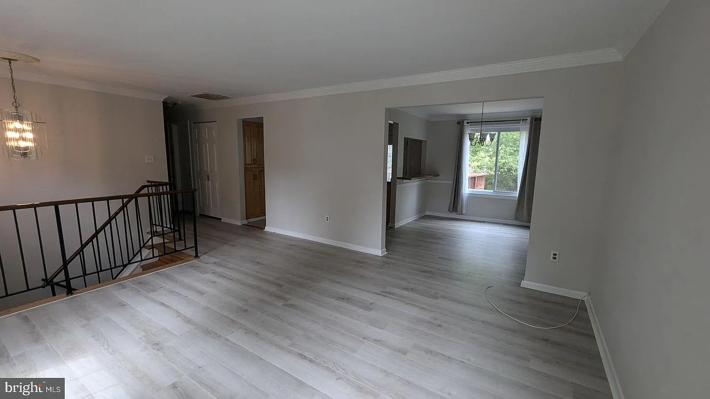 4 bed, 2.0 bath, 1144 sqft, $2,700 — Photo 4