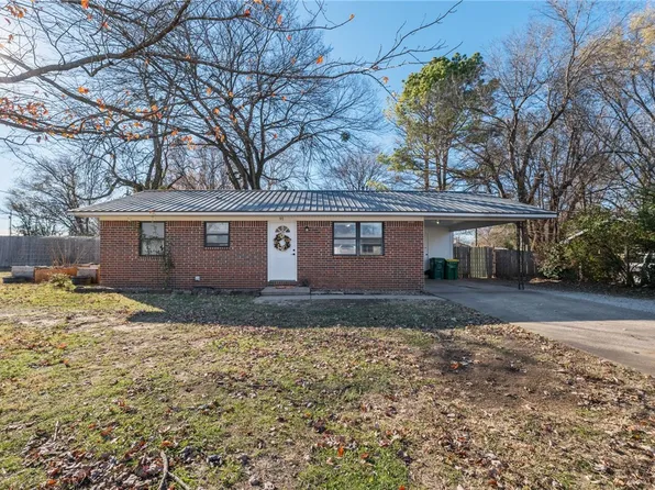 91 N Barbara St, Farmington, AR 72730